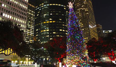 In houston, you will find everything from traditional christmas trees and decorations to lighted palm trees. Top 25 things to do for Christmas 2016 in Houston | 365 ...