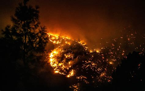 Incendio Avanza Hacia El Parque Nacional De Yosemite Mientras 10