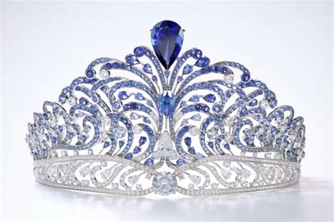 Mouwad Presents Miss Universe Crown ‘force For Good The Diamond Loupe