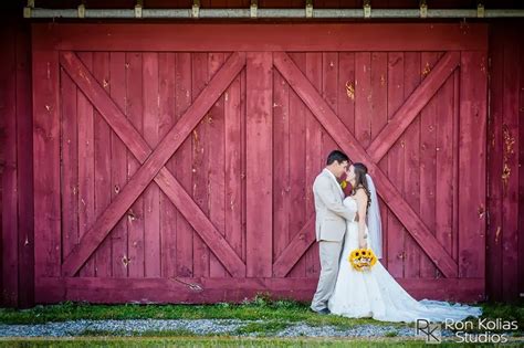 Red Barn Wedding Photography Sunflower Bouquet Ron Kolias Studios