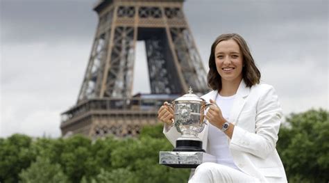 French Open Champion Iga Swiatek Gets Asked About ‘makeup Netizens