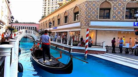 The mall is located around an hour drive from istanbul and it offers a unique shopping experience. The Most Popular Mall in Istanbul - Walking Tour at ...