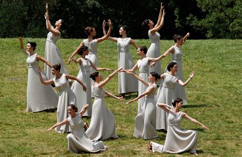 Στα Τρία Athina Womens Ritual Dancing In The Heart Of Post Crisis Greece — Jessica Friedmann