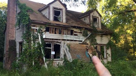 Old Abandoned House In The Woods Urban Exploring The