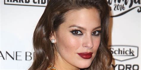Ashley Graham Has Announced Her Pregnancy Spinsouthwest