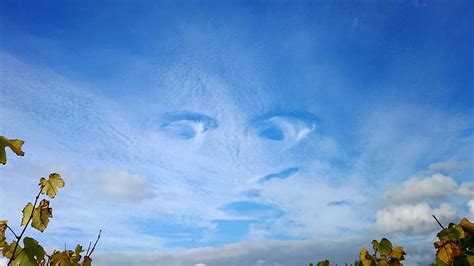 The Real Life Eye Cloud A Perfect Face Which Appeared In The Sky Swns