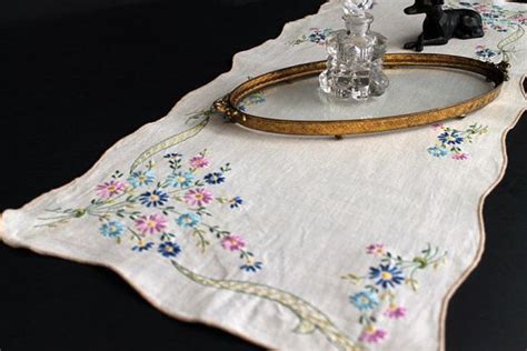 Vintage Hand Embroidered Floral Dresser Scarf Table Runner Vintage