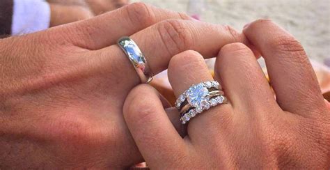 How do you think it affects the opinions of others? How To Wear Wedding Rings: Rules for Your Ring Finger | Oh ...