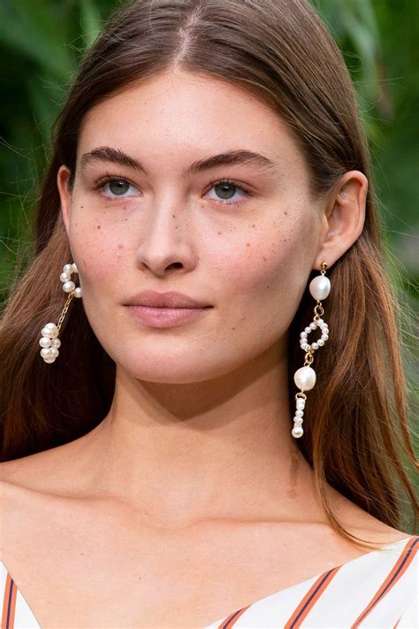 the best jewelry trends of 2021 investment piece
