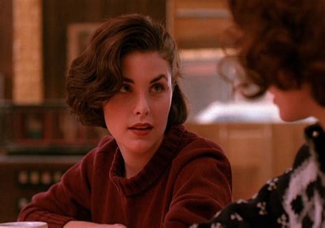 ‘twin Peaks Star Sherilyn Fenn Talks The Shows Ending And Her Character