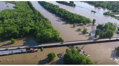 Arkansas Levee Fails As Flooding Threatens South Midwest Web Top News