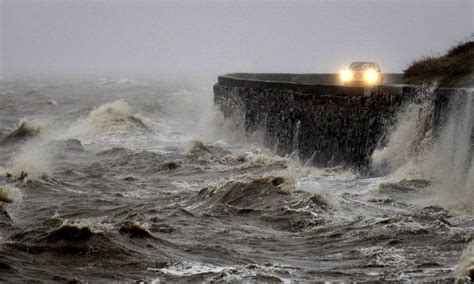 Flood Hit Uk Must Prepare For More Extreme Weather Says Climate Adviser Environment The