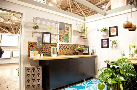 Penny floors of copper pennies, how to install penny floor or make penny floor and penny flooring from penny round tile of copper pennies or coins and another option for copper penny tile floor is the head or tail up randomly, and others. Cents and Sensibility: How To Install A Copper Penny Floor
