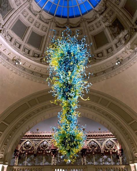 The “vanda Chandelier” 2001 By Chihuly Is Suspended In The Rotunda Of