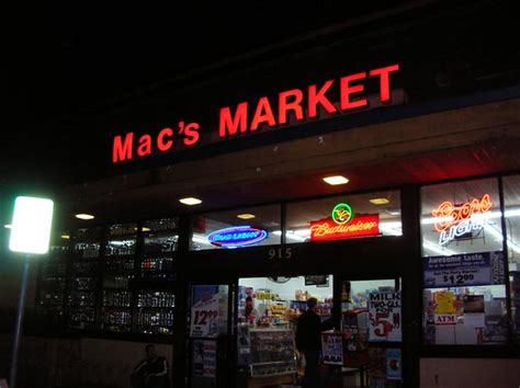 Macs Market One Of Two Isla Vista Markets Note Wall O L Flickr