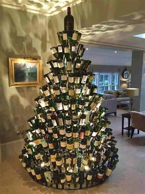 14 Sapins De Noël Très Originaux Qui Ont Beaucoup D Allure Wall Christmas Tree Wine Bottle