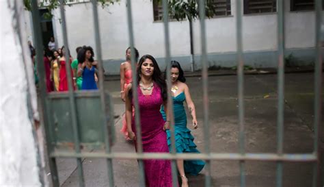Photo Gaya Narapidana Wanita Saat Kontes Kecantikan Di Brasil Foto