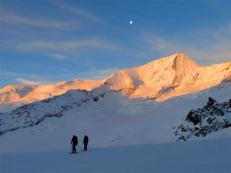 203 likes · 2 were here. Fred Larke skiing in the Berner Oberland • May 8 - 11, 2012