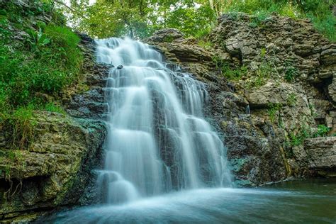where to see waterfalls near chicago