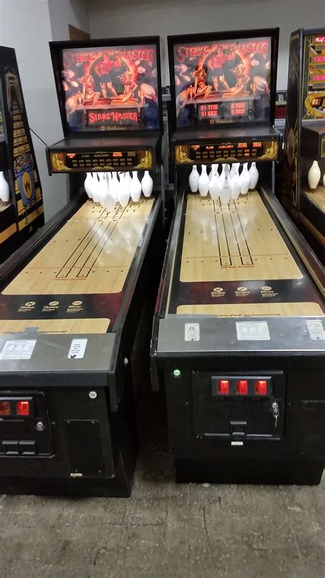 Williams Strike Master Shuffle Alley Bowling Game