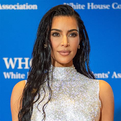 kim kardashian shows off her new hair color on instagram and fans don t think it s flattering at