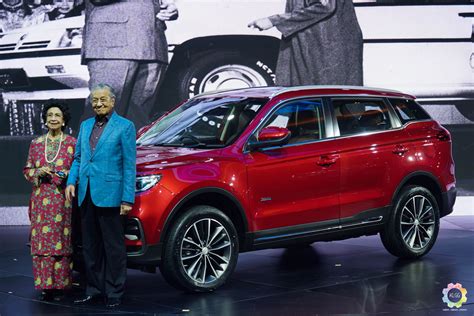 As is already known, proton x70 is a compact crossover suv that is set to take on the hyundai tucson, the kia sportage, dfsk glory 580, and mg hs in pakistan. The Proton X70 is now official, prices start from RM99K ...
