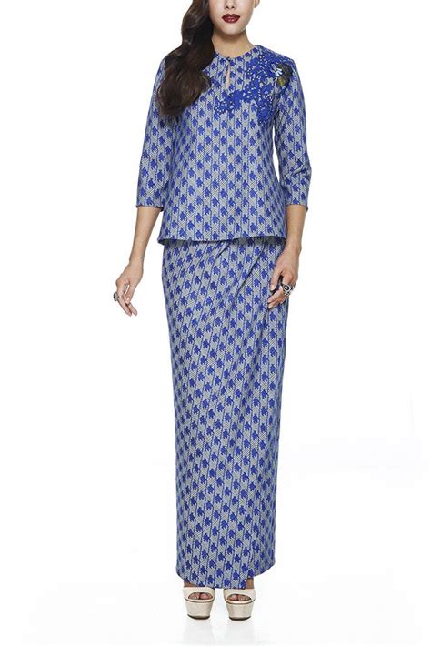 Fill in your details below or click an icon to log in: BAJU KURUNG KEDAH WITH FLORAL LACE PATCH AND BEADING DE ...