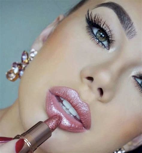 Pin By Eleanor Hayes On Beauty Glamour 1 Pink Lipstick Makeup