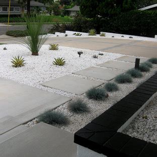 These recycled crushed concrete have applications in multiple industries. 75 Beautiful Mid-Century Modern Front Yard Landscaping ...