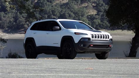 2016 Jeep Cherokee Trailhawk Is A Little Rough On The Pavement Video
