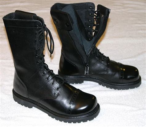 Difference Between Boot And Shoe Compare The Difference Between