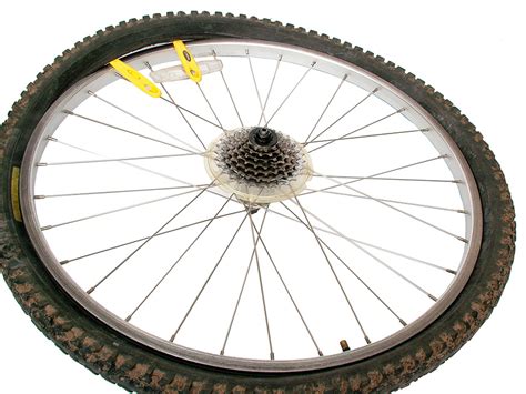 Four ways to keep from ever getting a flat tire again. How to replace a bike tyre | Haynes Publishing