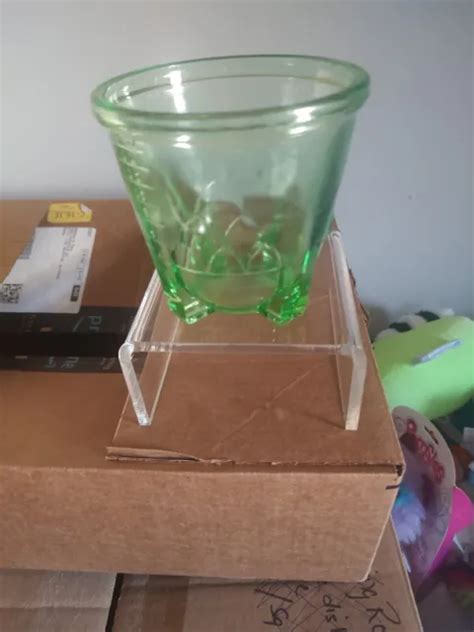 VINTAGE S DEPRESSION Vaseline Green Uranium Glass Mixer Base Cup
