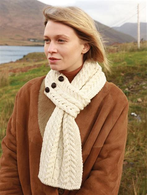 Aran Woollen Mills Irish Buttoned Loop Scarf Natural Clothing