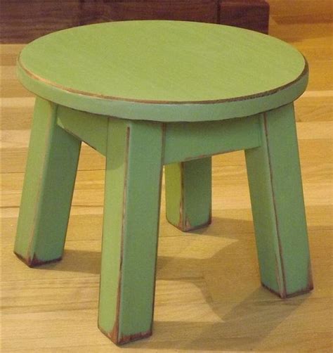 This sturdy little stool has the look and feel of a ... Smoothed stool on wooden legs chamcha wood, natural.