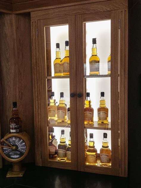 Old Pulteney Oak Whisky Display Cabinet Evm