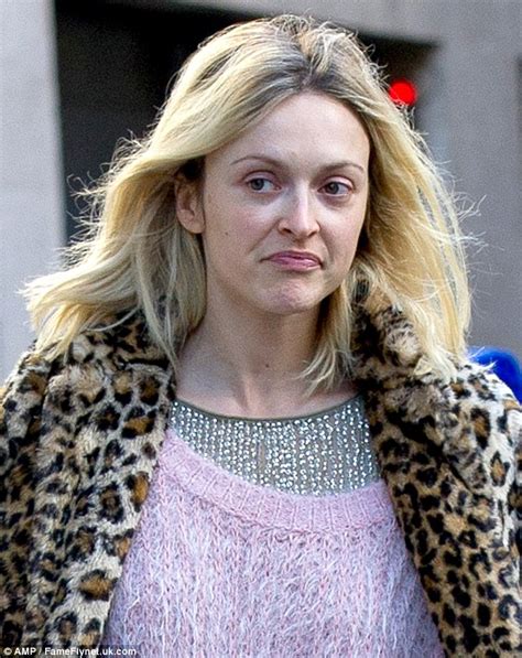 Fearne Cotton Leaves Bbc Studios Without A Scrap Of Makeup Daily Mail