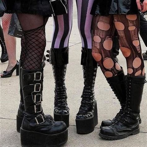Pin By Goliath On Mallgoth Aesthetics Grunge Outfits Goth Fashion