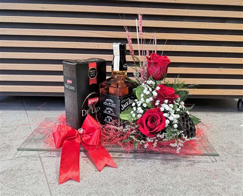 Poklon Za Slavu Jack Daniels Kafa I Ruže 3 Plavi Cvijet