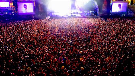 The first edition took place in 2001 in poble espanyol and moved to the parc del fòrum, a much larger site on the seafront, in 2005. Primavera Sound Festival Barcelona | Barcelona-Home