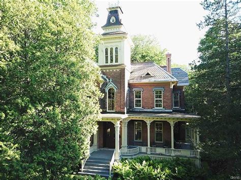 The white house's blood red 2018 christmas decorations are getting dragged on twitter. Christine McConnell Buyer of 19th Century Italianate ...