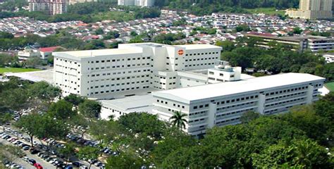 The hospital now has 200 doctors and 2200 other staff. Hospital Lam Wah Ee, Private Hospital in Jelutong