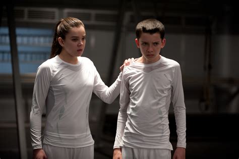 ENDER'S GAME - Petra Arkanian’s (Hailee Steinfeld) Gym Clothes