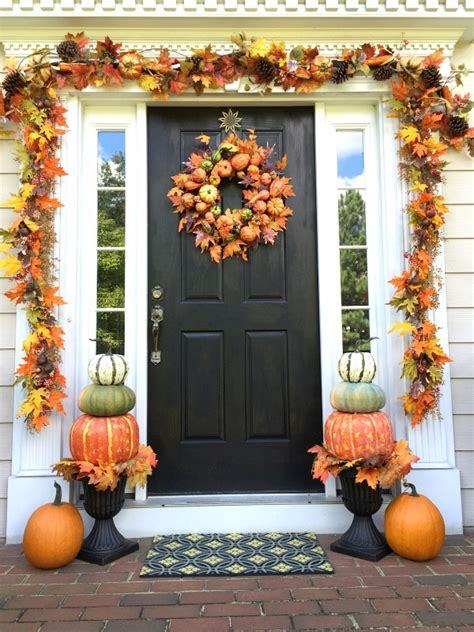 20 Simple But Effective Halloween Front Porch Ideas