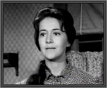 Age 93) is an actress from bakersfield, california who played the romulan commander in the star trek: Joanne Linville Pics - Joanne Linville Photo Gallery ...