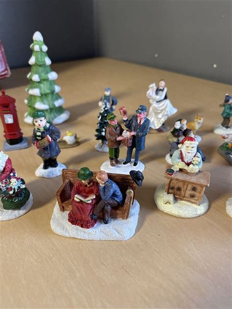 Vintage Mervyns Village Square Figurines Christmas Lot Of 17 Ebay