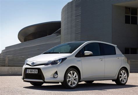 Toyota Yaris Hybrid First Drive