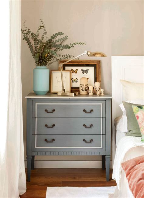 En papelesdecorativos.com queremos que decores las paredes de casa y hagas de ellas una obra de arte, con la mejor selección de papeles pintados, papeles tapiz, telas y pinturas. Cómo pintar muebles antiguos, modernos, de madera...