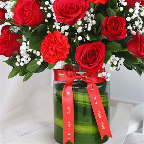 Buysend Roses N Carnations Arrangement Online Ferns N Petals