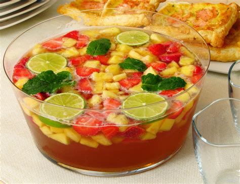 Erdbeer- Ananas - Bowle alkoholisch oder alkoholfrei